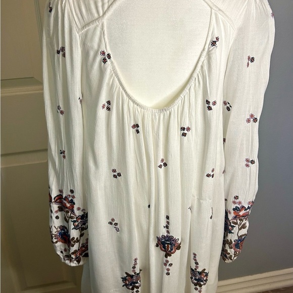 🤩Free People Long Sleeved Fully Lined Midi Dress w/ Floral Embroidery Size M - Picture 3 of 10
